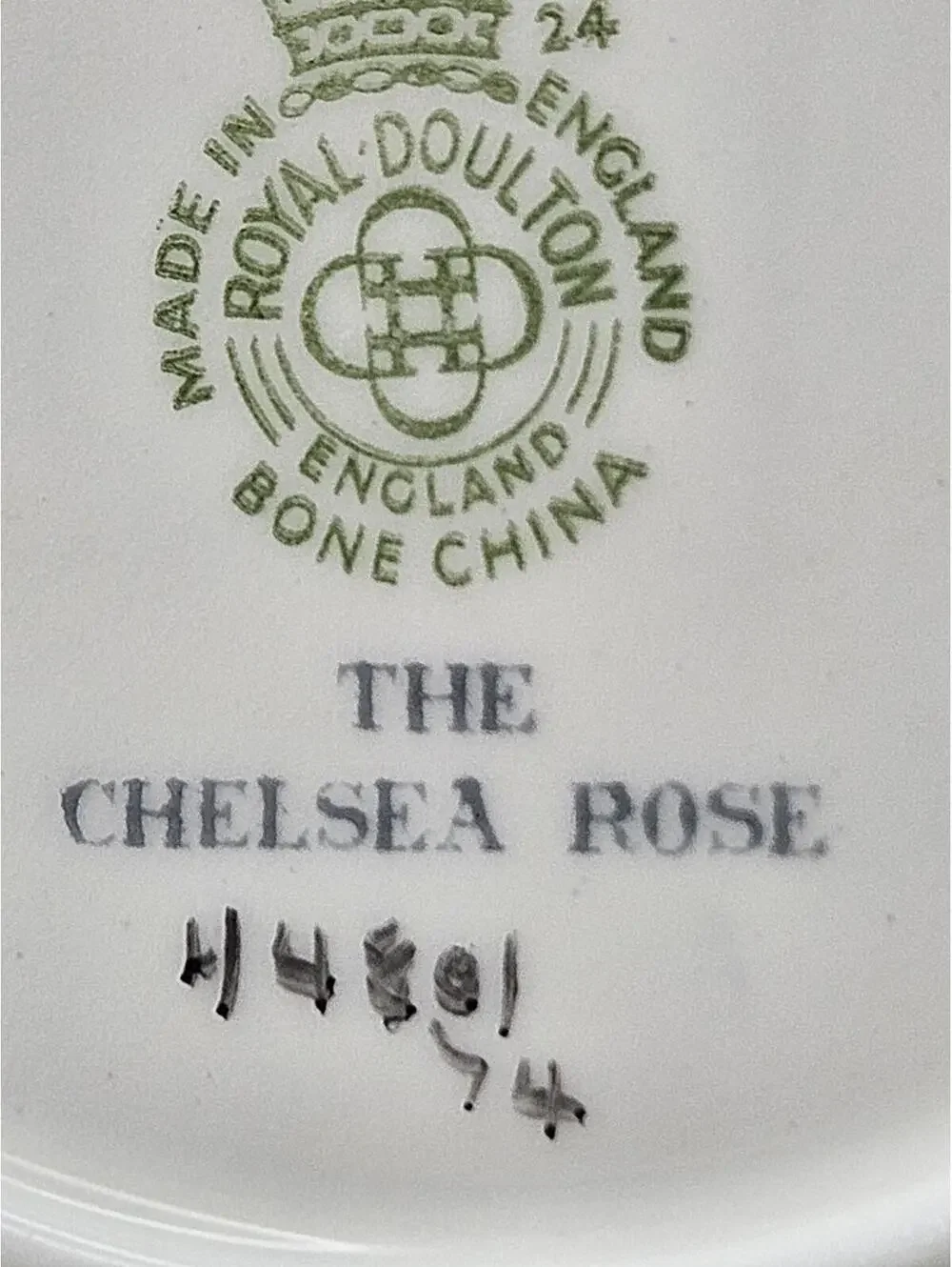 2 Royal Doulton Chelsea Rose H4801 Bone China 4.5